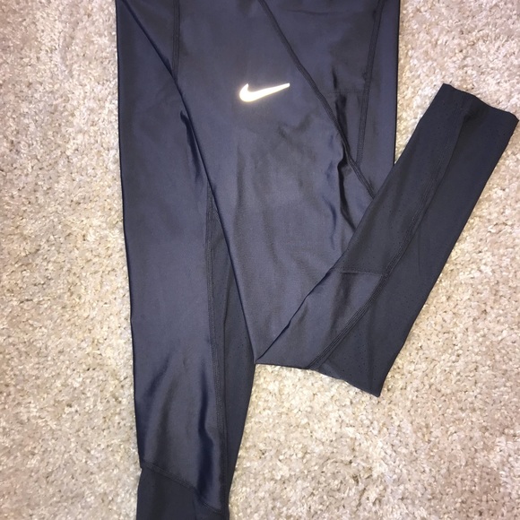 Nike leggings - Picture 2 of 2